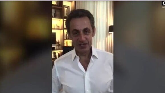 Cyril Hanouna reçoit un message de Nicolas Sarkozy pour son anniversaire, dans "TPMP ! fête l'anniversaire de Baba", jeudi 22 septembre 2016, sur C8
