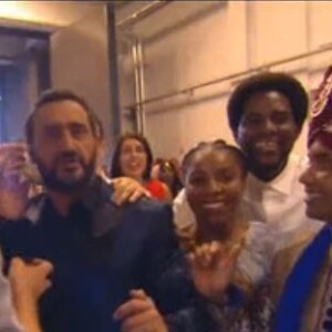 Cyril Hanouna en direction de Palma de Majorque avec le public et ses chroniqueurs, dans "TPMP ! fête l'anniversaire de Baba", jeudi 22 septembre 2016, sur C8