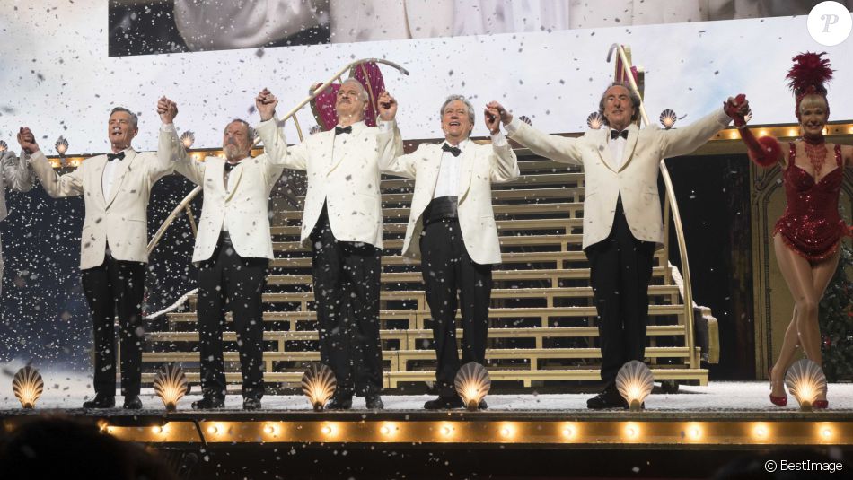 Michael Palin, Terry Gilliam, John Cleese, Terry Jones, Eric Idle et &amp;amp; Carol Cleveland lors de la première du nouveau spectacle des Monty Python à Londres, le 1er juillet 2014