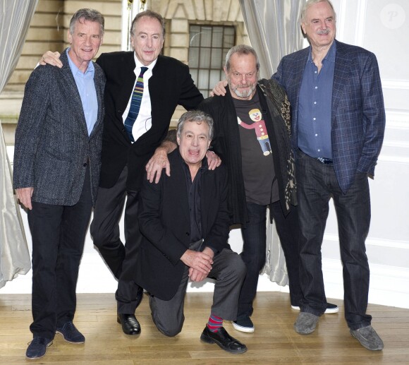 Michael Palin, Eric Idol, Terry Jones, Terry Gillam et John Cleese durant le photocall pour le retour des Monty Python sur scene, au Corinthia Hotel Whitehall Place, Westminster, à Londres le 21 novembre 2013