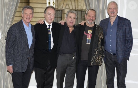 Michael Palin, Eric Idol, Terry Jones, Terry Gillam et John Cleese durant le photocall pour le retour des Monty Python sur scene, au Corinthia Hotel Whitehall Place, Westminster, à Londres le 21 novembre 2013