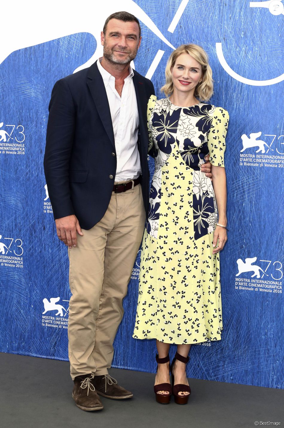 Liev Schreiber Et Sa Nouvelle Compagne Liev Schreiber et sa compagne Naomi Watts - Photocall du film The