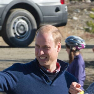 Le prince William et Kate Middleton, duc et duchesse de Cambridge, sont allés découvrir le parcours de mountain bike de Carcross, dans le Territoire du Yukon, le 28 septembre 2016, au cinquième jour de leur tournée royale au Canada.