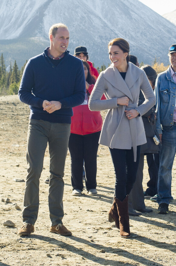Le prince William et Kate Middleton, duc et duchesse de Cambridge, sont allés découvrir le parcours de mountain bike de Carcross, dans le Territoire du Yukon, le 28 septembre 2016, au cinquième jour de leur tournée royale au Canada.
