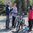 Le prince William et Kate Middleton, duc et duchesse de Cambridge, ont découvert le parcours de Mountain Bike de Carcross, dans le Territoire du Yukon, le 28 septembre 2016, au cinquième jour de leur tournée royale au Canada.