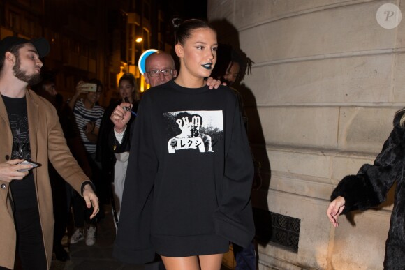 Adèle Exarchopoulos - Défilé FENTY PUMA by Rihanna (collection printemps-été 2017) à l'hôtel Salomon de Rothschild. Paris, le 28 septembre 2016.