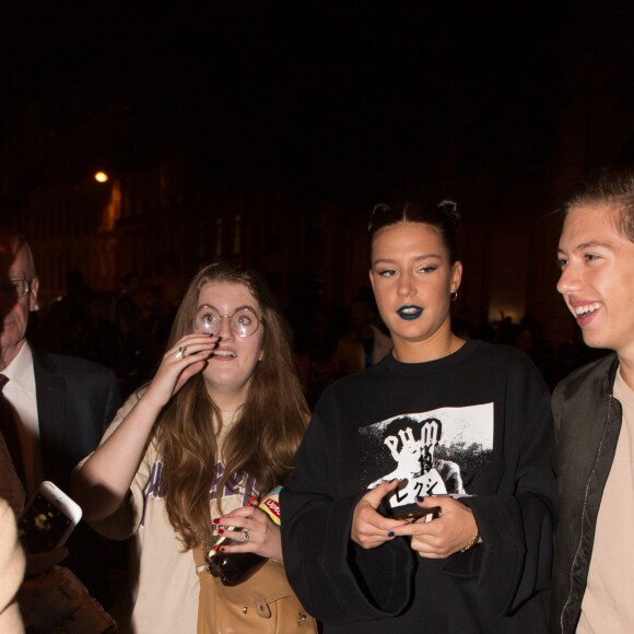 Adèle Exarchopoulos - Défilé FENTY PUMA by Rihanna (collection printemps-été 2017) à l'hôtel Salomon de Rothschild. Paris, le 28 septembre 2016.