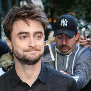 Daniel Radcliffe arrive au studio de la BBC pour participer à l'émission de Chris Evans Breakfast show pour la promotion de son nouveau film 'Imperium' à Londres, le 23 septembre 2016