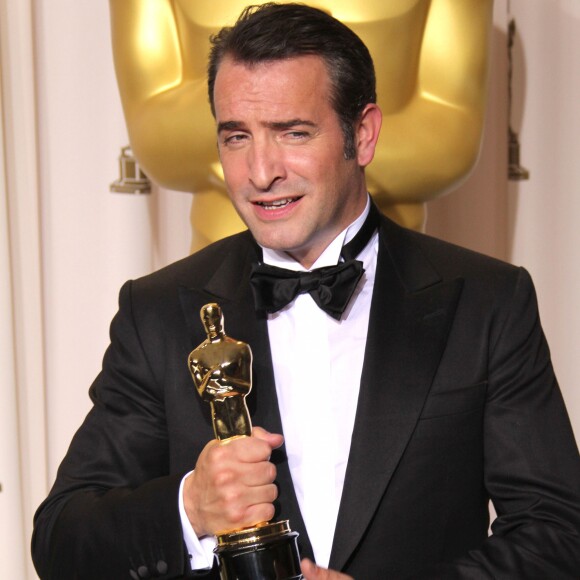 SALLE DE PRESSE - 84 EME CEREMONIE DES OSCARS A LOS ANGELES - 8815706 Celebrities pose in the press room at the 84th Annual Academy Awards held at the Hollywood & Highland Center on February 26, 2012 in Hollywood, CA. Pictured: Jean Dujardin26/02/2012 - LOS ANGELES
