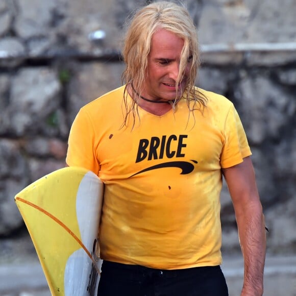 Jean Dujardin sur la plage des bains militaires à Nice pour la première journée de tournage du film "Brice 3 "…Parce que le 2 je l'ai cassé!" sous la direction du réalisateur James Hunt, le 14 septembre 2015.  No web No blog Jean Dujardin is filming "Brice 3 "…Parce que le 2 je l'ai cassé!" directed by James Hunt on the beach in Nice, France, on September 14th 2015.14/09/2015 - Nice