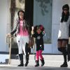 Angela et Vanessa Simmons se promenent a Beverly Hills, le 10 decembre 2012.