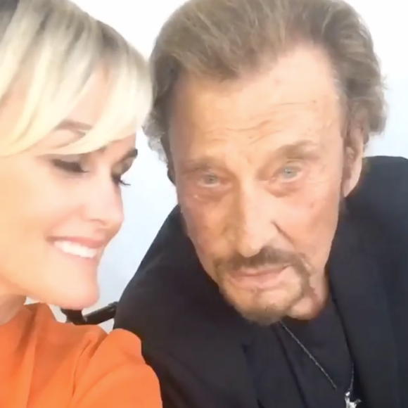 Johnny et Laeticia Hallyday célèbrent leurs retrouvailles en écoutant le tube "De l'amour", vidéo postée sur Instagram le 2 octobre 2016.