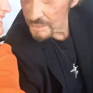Johnny et Laeticia Hallyday célèbrent leurs retrouvailles en écoutant le tube "De l'amour", vidéo postée sur Instagram le 2 octobre 2016.