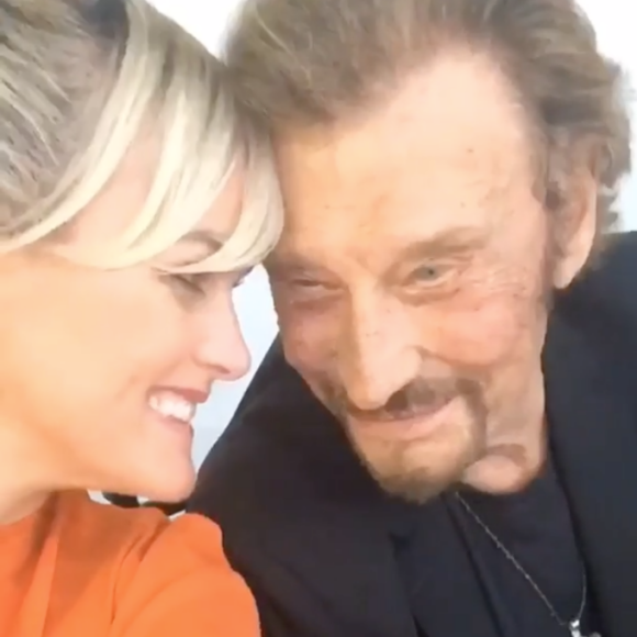 Johnny et Laeticia Hallyday célèbrent leurs retrouvailles en écoutant le tube "De l'amour", vidéo postée sur Instagram le 2 octobre 2016.