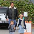 Ben Affleck emmène ses enfants Violet, Seraphina et Samuel à leur cours de catéchisme à Pacific Palisades. Seraphina et Samuel s'amusent à faire des grimaces aux photographes! Le 4 septembre 2016