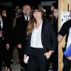 Lou Doillon arrive au défilé Saint Laurent Paris, toute de Saint Laurent vêtue. Paris, le 27 septembre 2016.