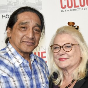 Josiane Balasko et son mari George Aguilar - Vernissage presse de l'exposition "Coluche" à l'Hôtel de Ville de Paris le 5 octobre 2016. © Pierre Perusseau/Bestimage