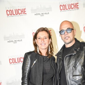 Valérie Santelli (chef de projet de l'exposition) et Pascal Obispo - Vernissage presse de l'exposition "Coluche" à l'Hôtel de Ville de Paris le 5 octobre 2016. © Pierre Perusseau/Bestimage