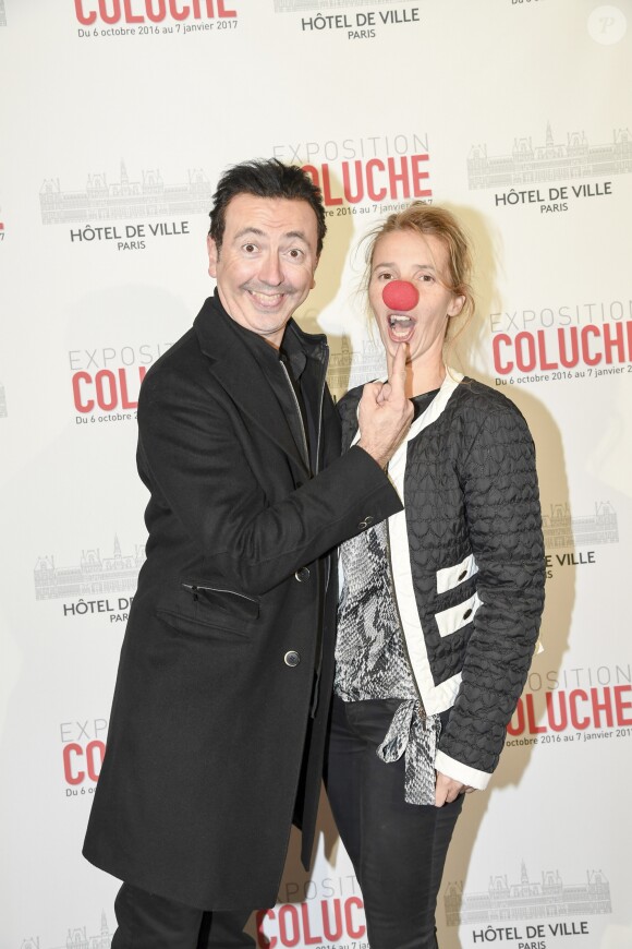 Gérald Dahan et sa femme Claire - Vernissage presse de l'exposition "Coluche" à l'Hôtel de Ville de Paris le 5 octobre 2016. © Pierre Perusseau/Bestimage