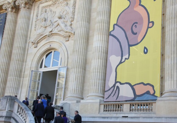 La reine Mathilde de Belgique arrive au Grand Palais à Paris pour visiter l'exposition Hergé le 5 octobre 2016. © Denis Guignebourg / Bestimage