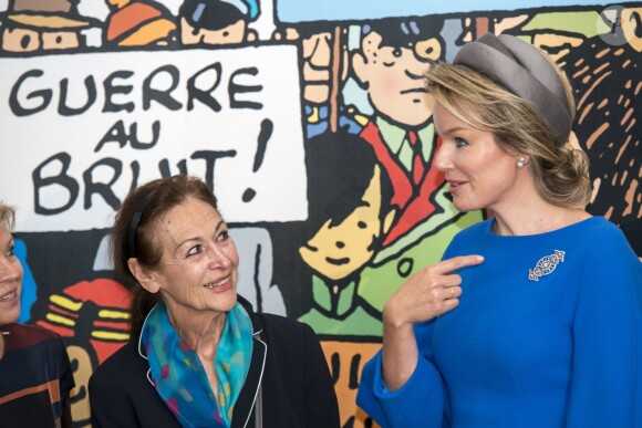 La reine Mathilde de Belgique visitant l'expo Hergé avec la veuve du dessinateur au Grand Palais à Paris le 5 octobre 2016. © Danny Gys/Reporters/ABACAPRESS.COM