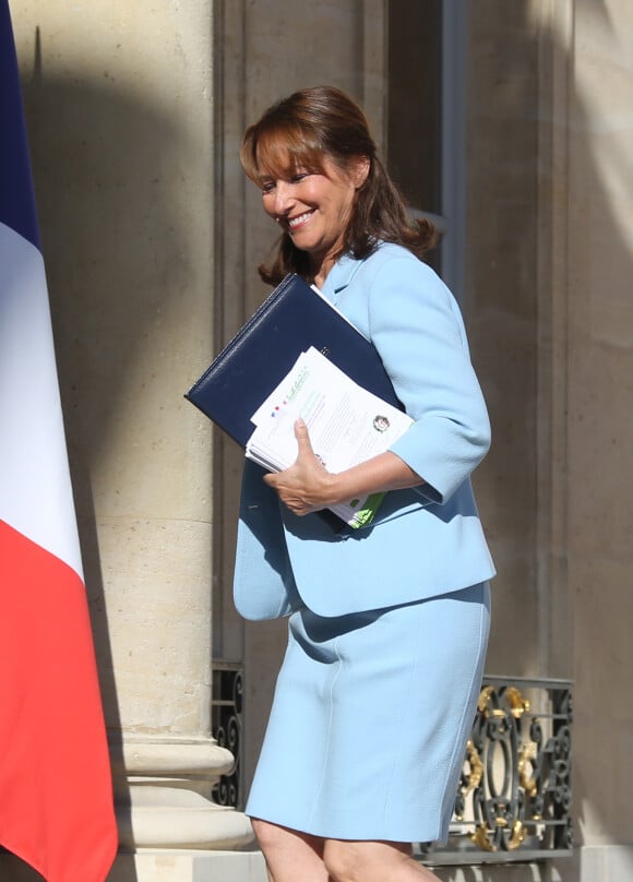 Ségolène Royal - Rentrée du conseil des ministres au palais de l'Elysée à Paris. Le 22 août 2016 © Denis Guignebourg / Bestimage