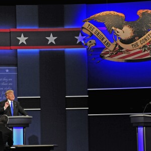 L'ancienne secrétaire d'État américaine Hillary Clinton et le candidat républicain à l'élection présidentielle Donald J. Trump débatent à Hempstead, New York. Le 26 septembre 2016.