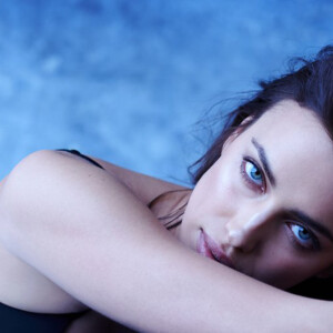 Irina Shayk, égérie de la marque de lingerie italienne Intimissimi pose pour une nouvelle campagne.