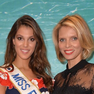 Iris Mittenaere, Miss France 2016 et Sylvie Tellier - Iris Mittenaere, Miss France 2016, visite le stand de l'ile de la Réunion au salon Top Resa 2016 à Paris le 20 septembre 2016. © Veeren / Bestimage