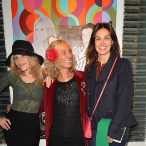 Lola Marois-Bigard, Valeria Attinelli et Helena Noguerra - Exposition "Gainsbourg Intime" à l'occasion de la sortie en avant-première du livre "Gainsbourg" à la galerie du Lucernaire à Paris le 10 octobre 2016. © Veeren/Bestimage