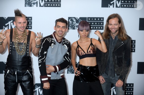 Cole Whittle, Joe Jonas, JinJoo Lee, Jack Lawless au photocall de la press room des MTV Video Music awards au Madison Square Garden à New York City, NY, Etats-Unis, le 28 août 2016.