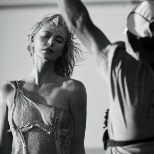 Making of : Charlize Theron, photographiée par Jean-Baptiste Mondino, pour la nouvelle campagne du parfum "J'adore" de Christian Dior, octobre 2016.