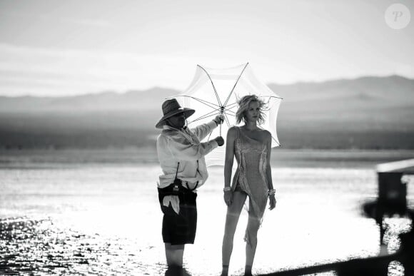 Making of : Charlize Theron, photographiée par Jean-Baptiste Mondino, pour la nouvelle campagne du parfum "J'adore" de Christian Dior, octobre 2016.