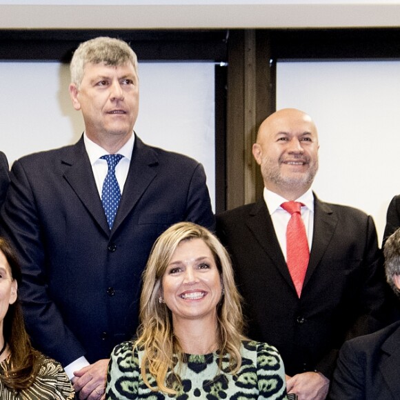 La reine Maxima des Pays-Bas, en visite en Argentine, a fait une intervention lors d'une conférence à l'Université catholique de Buenos Aires le 11 octobre 2016. Ses parents Jorge et Carmen et sa soeur Ines étaient venus la voir.