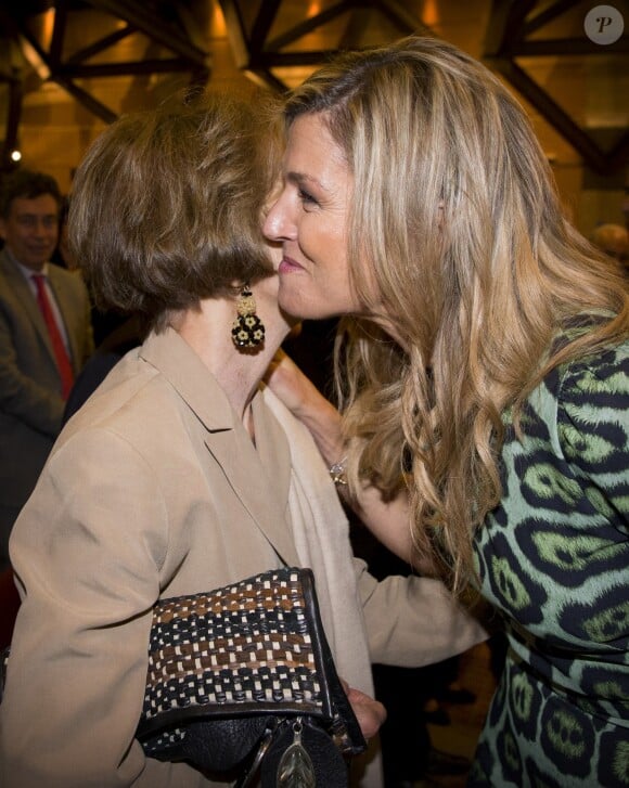 La reine Maxima des Pays-Bas a pu embrasser sa mère María del Carmen Cerruti Carricart à l'Université catholique d'Argentine à Buenos Aires le 11 octobre 2016 lors d'une conférence qu'elle donnait en sa qualité d'ambassadrice spéciale du secrétaire général des Nations unies pour la finance inclusive.