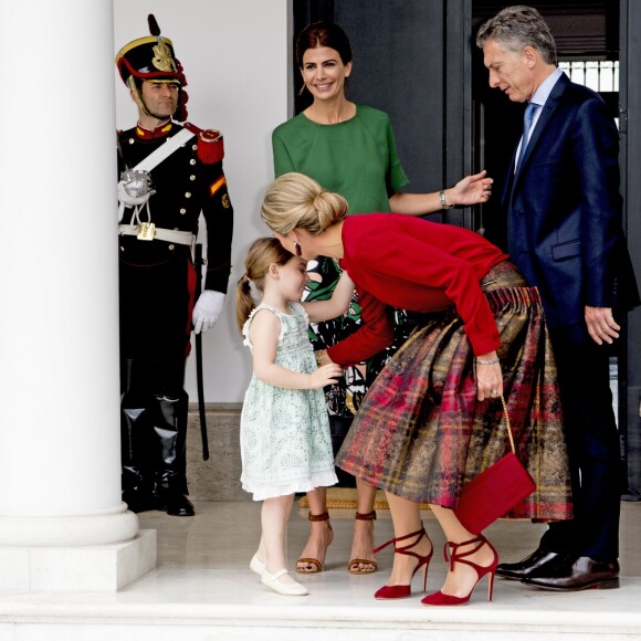 La reine Maxima des Pays-Bas a été reçue par le président de la République Mauricio Macri, sa femme Juliana Awada et leur fille dans la résidence présidentielle, de Olivos, à l'occasion de son voyage officiel en Argentine. Le 12 octobre 2016  Queen Maxima during a meeting with President Mr. Mauricio Macri and his wife Juliana Awada at the Residencia de Olivos (President's residence) on October 12, 2016 in Buenos Aires, Argentina. Queen Maxima visit Argentina in its role of special advocate of the Secretary-General of the United Nations for Inclusive Finance for Development.12/10/2016 - Buenos Aires