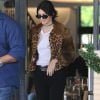 Kendall Jenner et Scott Disick font du shopping chez Barneys New York à Beverly Hills, le 12 octobre 2016.