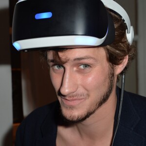 Jean-Baptiste Maunier lors de la soirée Experience PlayStation VR à Paris, France, le 13 octobre 2016.