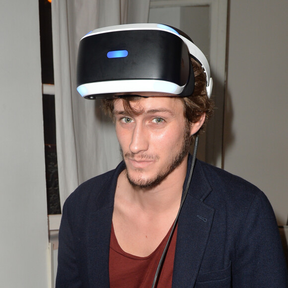Jean-Baptiste Maunier lors de la soirée Experience PlayStation VR à Paris, France, le 13 octobre 2016.