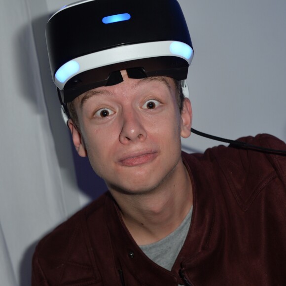 Le youtuber Math Podcast lors de la soirée Experience PlayStation VR à Paris, France, le 13 octobre 2016.