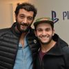 Ramzy Bédia et Malik Bentalha lors de la soirée Experience PlayStation VR à Paris, France, le 13 octobre 2016.