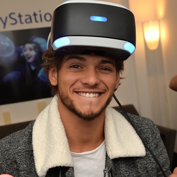 Exclusif - Rayane Bensetti lors de la soirée Experience PlayStation VR à Paris, France, le 13 octobre 2016.
