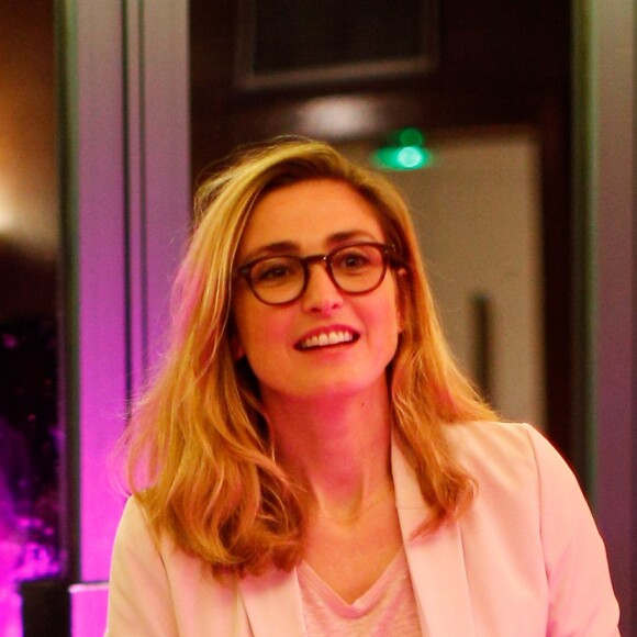 Julie Gayet lors de la soirée caritative à l'occasion du mois Octobre Rose, le 14 octobre 2016, au Château Roubine à Lorgues