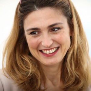 Julie Gayet lors de la soirée caritative à l'occasion du mois Octobre Rose, le 14 octobre 2016, au Château Roubine à Lorgues