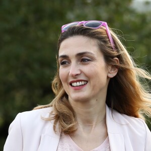 Julie Gayet lors de la soirée caritative à l'occasion du mois Octobre Rose, le 14 octobre 2016, au Château Roubine à Lorgues