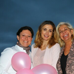 Julie Gayet et Valérie Rousselle lors de la soirée caritative à l'occasion du mois Octobre Rose, le 14 octobre 2016, au Château Roubine à Lorgues