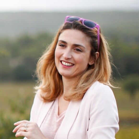 Julie Gayet lors de la soirée caritative à l'occasion du mois Octobre Rose, le 14 octobre 2016, au Château Roubine à Lorgues