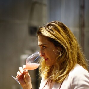 Julie Gayet lors de la soirée caritative à l'occasion du mois Octobre Rose, le 14 octobre 2016, au Château Roubine à Lorgues