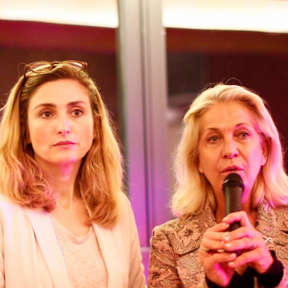 Julie Gayet et Valérie Rousselle lors de la soirée caritative à l'occasion du mois Octobre Rose, le 14 octobre 2016, au Château Roubine à Lorgues