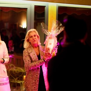 Julie Gayet et Valérie Rousselle lors de la soirée caritative à l'occasion du mois Octobre Rose, le 14 octobre 2016, au Château Roubine à Lorgues